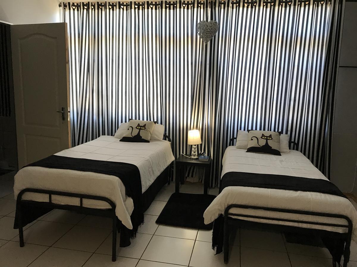 Sondela Bed & Breakfast Aliwal North Exterior photo
