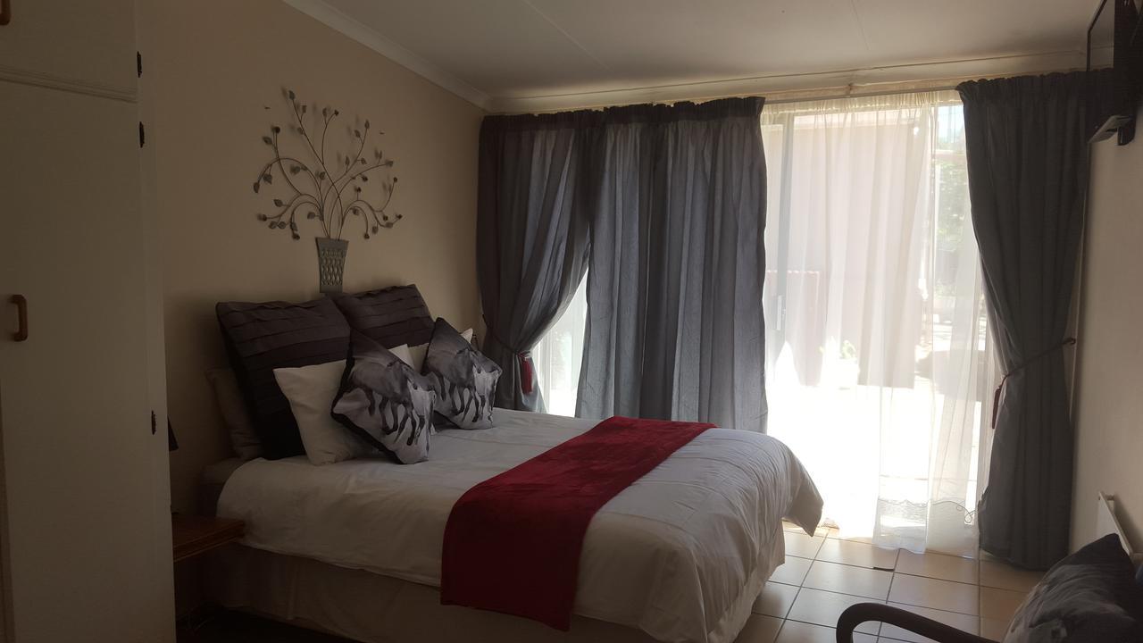 Sondela Bed & Breakfast Aliwal North Exterior photo